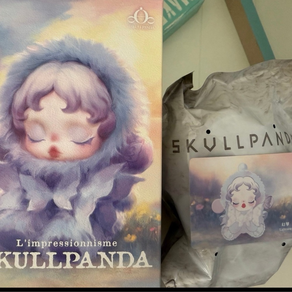 Popmart Skullpanda V2 L’impressionnisme Lightning Plush Pendant